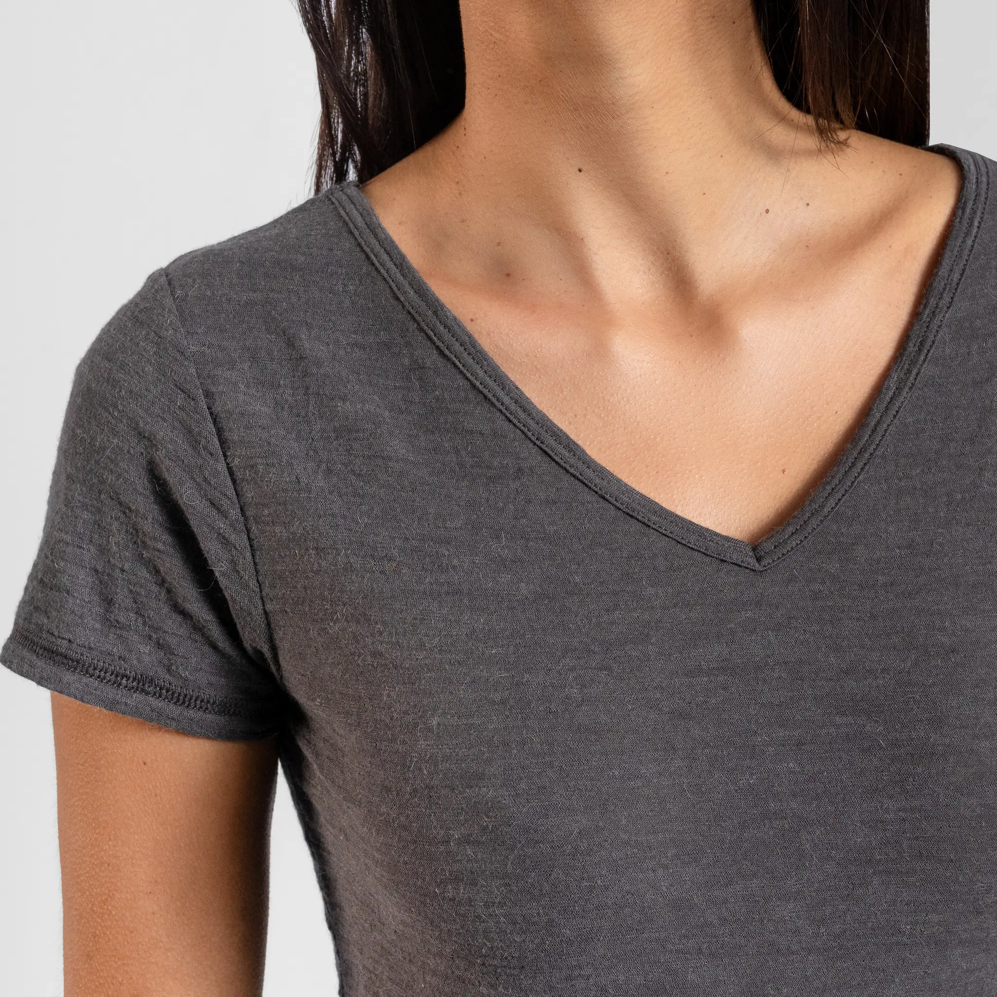 Women's Alpaca Wool T-Shirt: 160 Ultralight V-Neck - Image 29